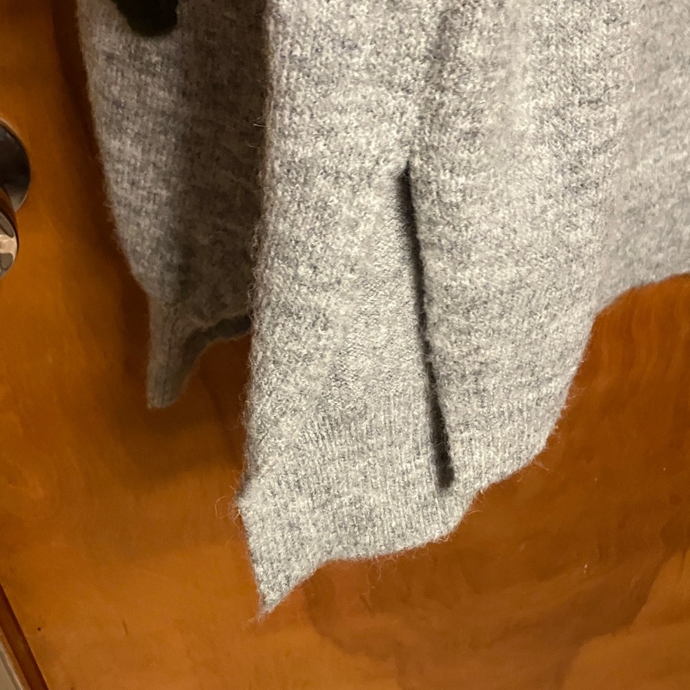 VINTAGE CONCEPT. Gray Sweater with Colorful Floral Accents. Size M. PRETTY! - Picture 6 of 10